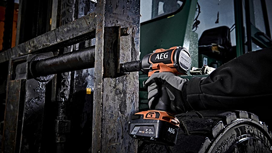 visseuse à chocs sans fil BSS 18MTF12BL-0 4935479663 AEG visseuse à chocs sans fil BSS 18MTF12BL-0 4935479663 AEG